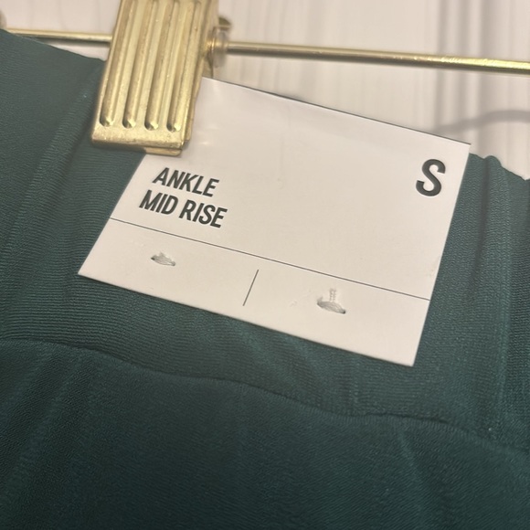 Dark green mid rise ankle lightweight pants with tie - Picture 3 of 5